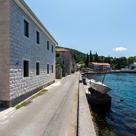 Romeo And Juliet Apartments Tivat Exteriör bild
