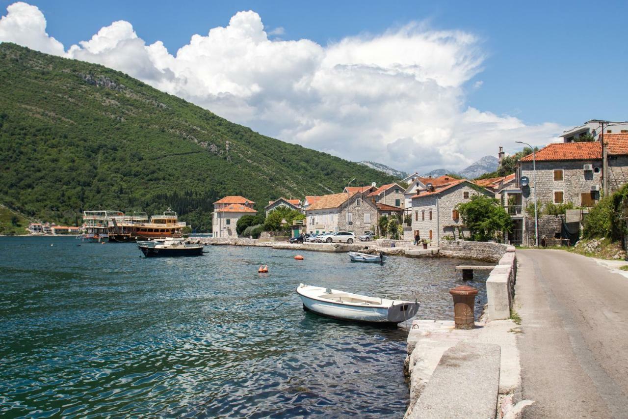 Romeo And Juliet Apartments Tivat Exteriör bild